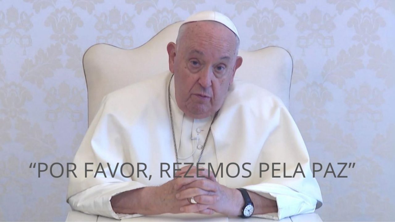 Papa Francisco: “Por favor, rezemos pela paz”