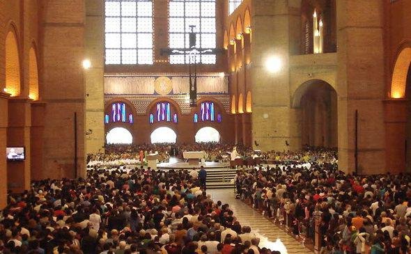 4ª Peregrinação Nacional das Famílias, milhares de católicos reunidos no Santuário Nacional de Aparecida.