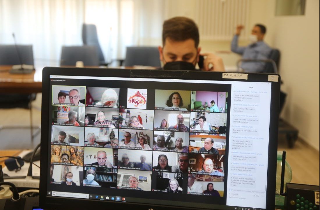 Casal do ECC partilha experiência durante Fórum sobre a Amoris Laetitia