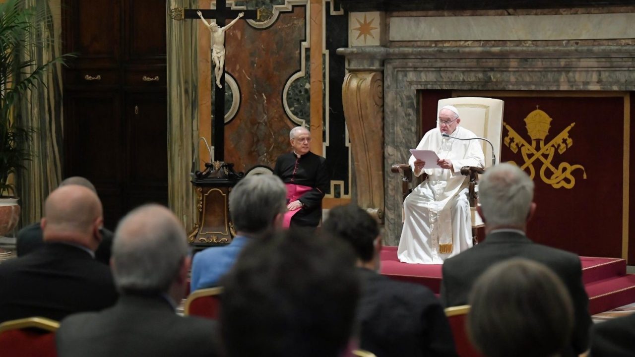 Vida e saúde são valores fundamentais para todos, diz Papa