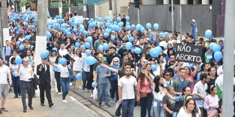 Datafolha: 77% dos brasileiros rejeitam avanço do aborto no país