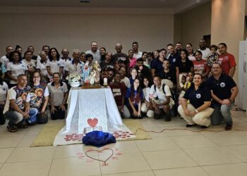 Pastoral Familiar aprofunda importância do terço e medita os mistérios em favor das famílias