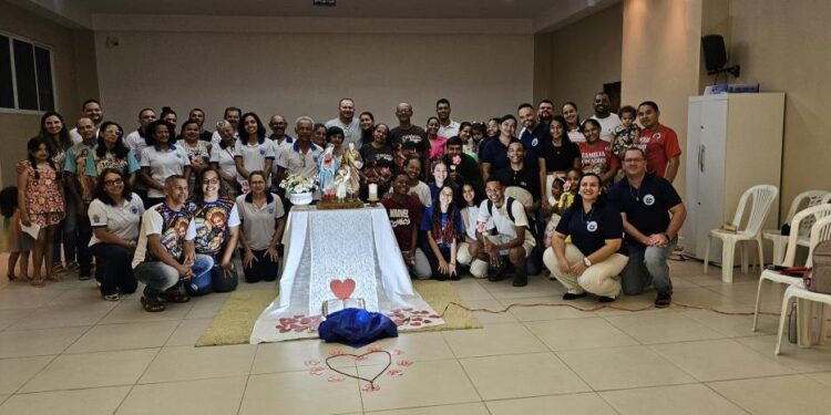Pastoral Familiar aprofunda importância do terço e medita os mistérios em favor das famílias