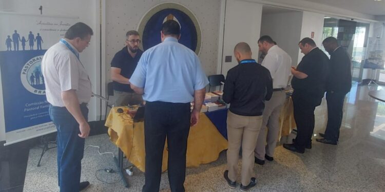 Padre Rodolfo divulga trabalho a coordenadores de Pastoral 