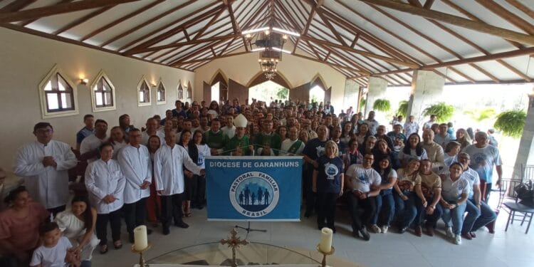 Pastoral Familiar de Garanhuns (PE) acolhe o novo bispo, Dom Agnaldo Temóteo