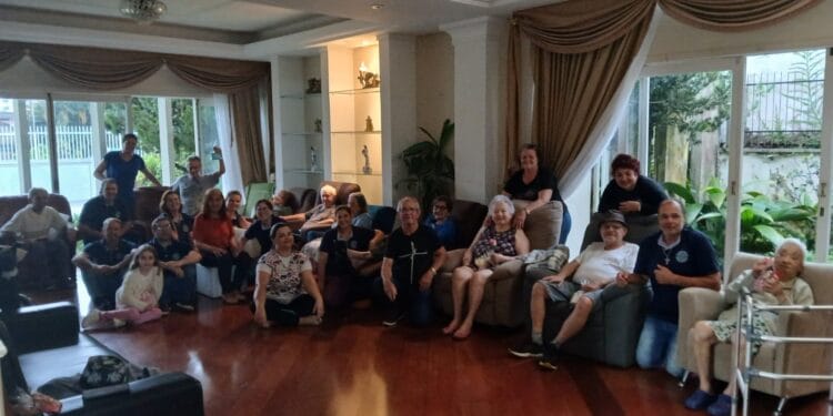 Em Joinville (SC), Pastoral Familiar realiza visita a lar de idosos durante a Semana Nacional da Vida