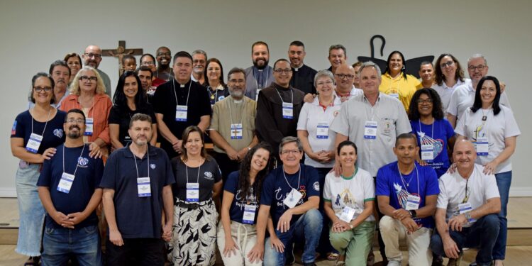 Encontro Nacional reúne representantes de 12 movimentos e serviços eclesiais em Brasília