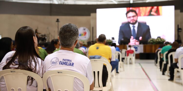 Secretário do Dicastério para os Leigos, a Família e a Vida envia mensagem à Pastoral Familiar do Brasil. Leia e assista
