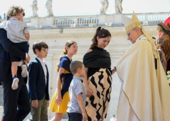 Jubileu das Famílias: Papa Leão ressalta a importância da família para a sociedade