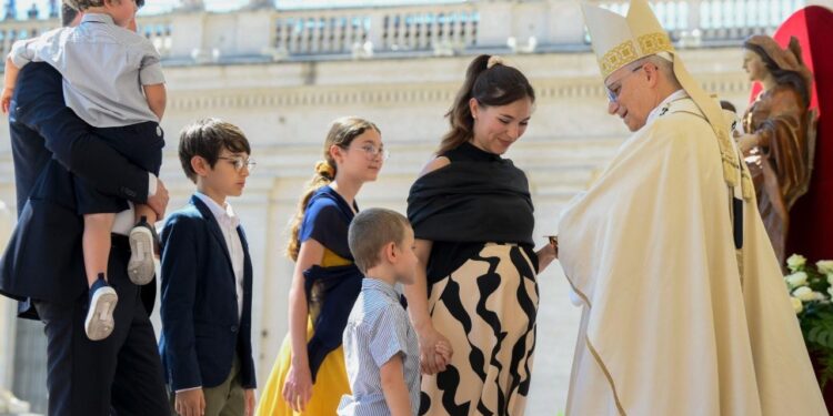 Jubileu das Famílias: Papa Leão ressalta a importância da família para a sociedade