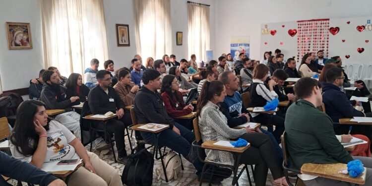 Pastoral Familiar promove 20º Encontro de Namorados com Cristo