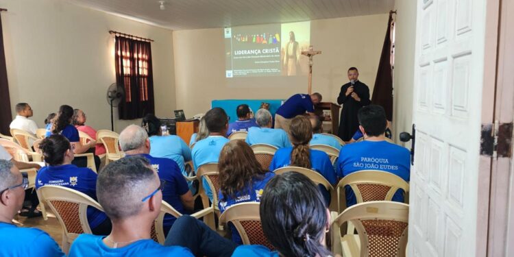 Em Fortaleza (CE), Pastoral Familiar realiza formação sobre liderança Cristã