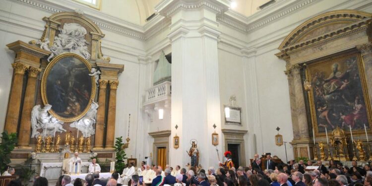 Papa: como Maria, não tenhamos medo de escolher a vida