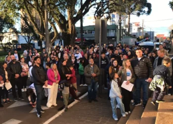 Peregrinação marca abertura da Semana da Família em Guarapuava (PR)