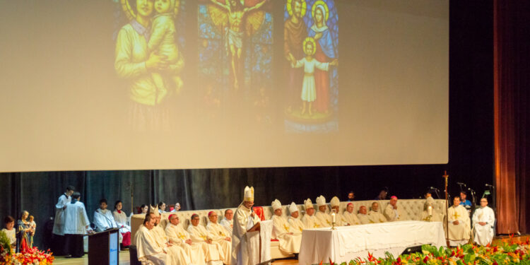 Oração, acolhida e reflexão marcam abertura do XVII Congresso Nacional da Pastoral Familiar