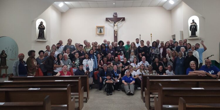 Encontro reúne famílias e pessoas que vivem sozinhas em São Paulo