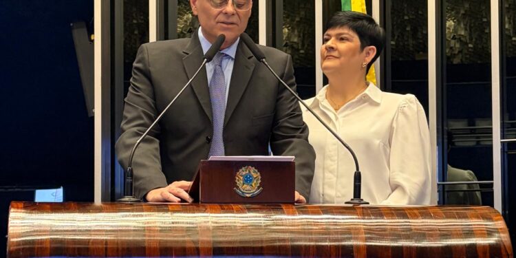 Equipes de Nossa Senhora recebem homenagem no Senado Federal