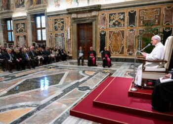 Papa sobre processos de nulidade matrimonial: misericórdia e justiça
