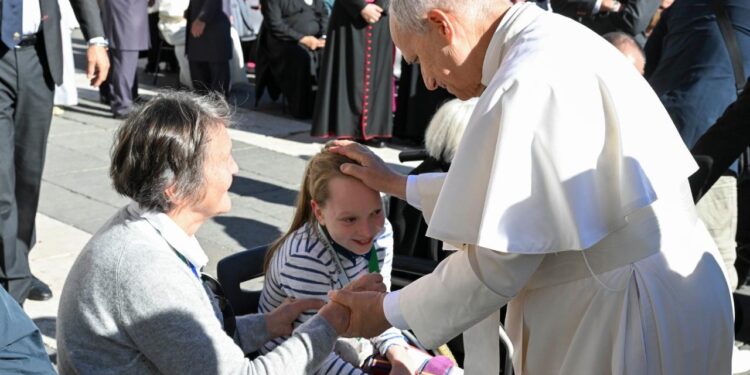 Papa sobre a Inteligência Artificial: jamais perder de vista a dignidade humana