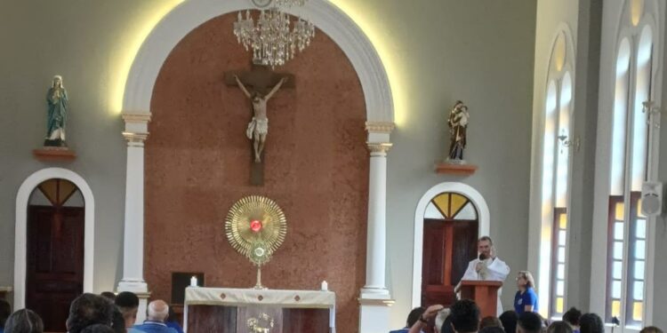 Formação trata sobre o papel da família como Igreja Doméstica e na evangelização