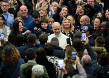 Papa: aprendamos com o Natal de Jesus o estilo da simplicidade e da humildade