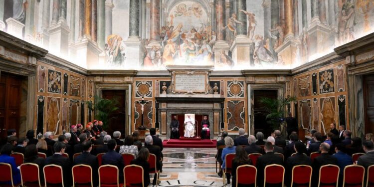Papa recebe participantes da Assembleia Plenária do Dicastério para os Leigos, a Família e a Vida