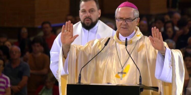 “É na família que se aprende os primeiros passos da fé”, ressalta dom Bruno em Aparecida (SP)