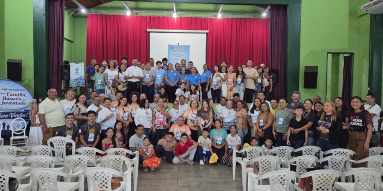 Pré-Congresso em Parintins (AM) debate o papel da família como bússola para a juventude