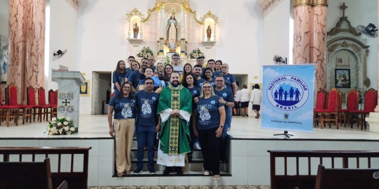 Catequese matrimonial é tema de encontro em Itapipoca (CE)