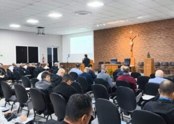 Leste 2 participa do Encontro Nacional dos Bispos e assessores