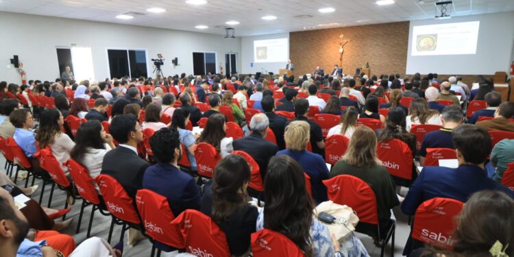 Doutrina Social da Igreja convida médicos a humanizar o atendimento à população
