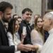 Papa responde a casal brasileiro com ser uma família santa