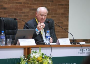 Presidente da Pontifícia Academia para a Vida defende a humanização da saúde e a formação ética dos médicos do futuro