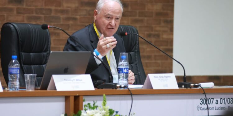 Presidente da Pontifícia Academia para a Vida defende a humanização da saúde e a formação ética dos médicos do futuro