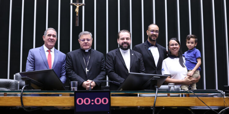 Sessão Solene: “Promover as famílias é servir ao bem comum”, defende Comissão Vida e Família