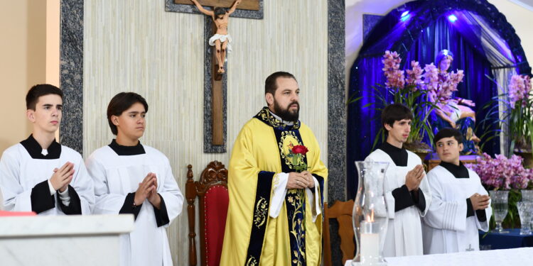 A Visitação de Maria nas famílias feridas e sem esperança