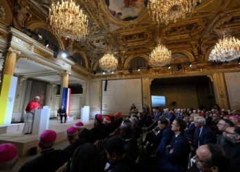 Papa Leão faz discurso em defesa da vida em visita à França
